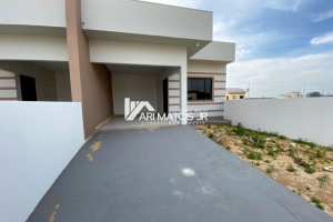 Casa geminada no bairro Caverazinho